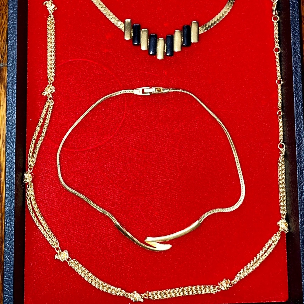 Gold Necklace Suite